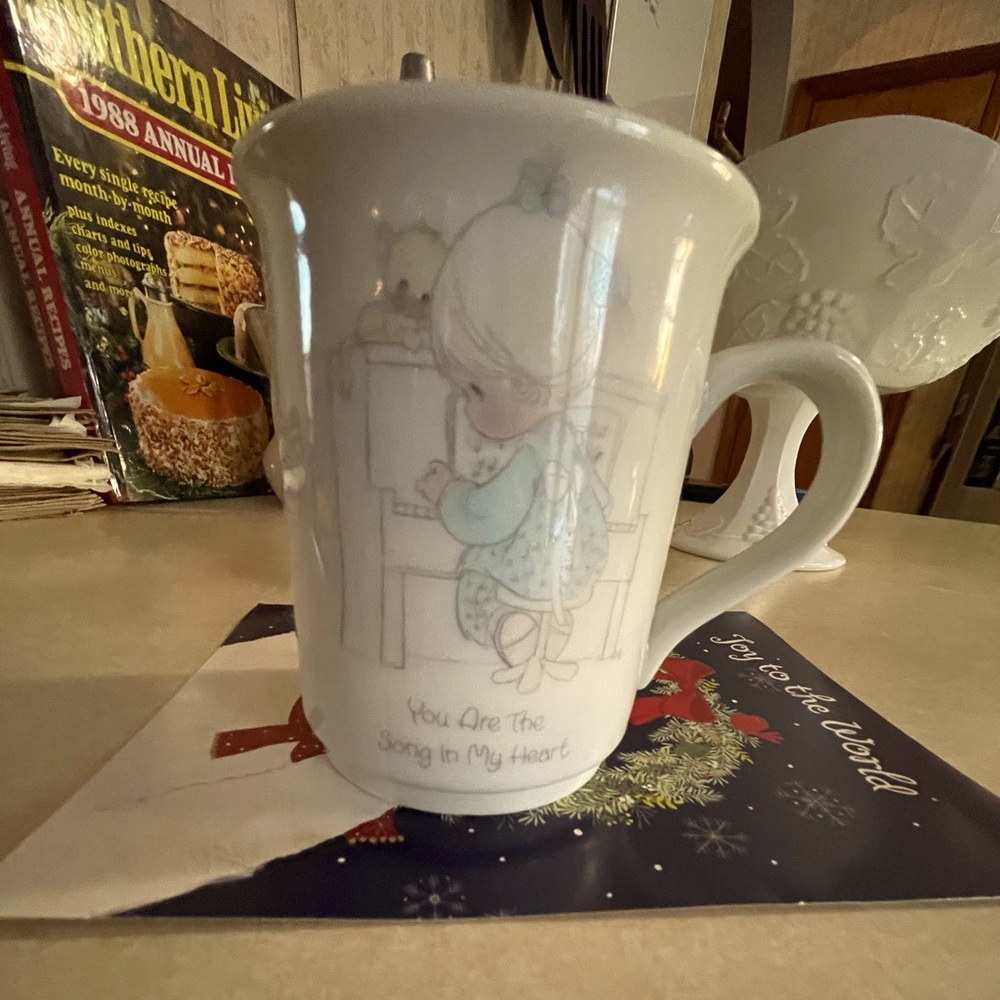 Precious Moment musical mug
